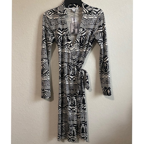 New Diane Von Furstenberg Silk Jeanne Two Zebra Tattoo Black Cream Wrap Dress 4 - Picture 2 of 10